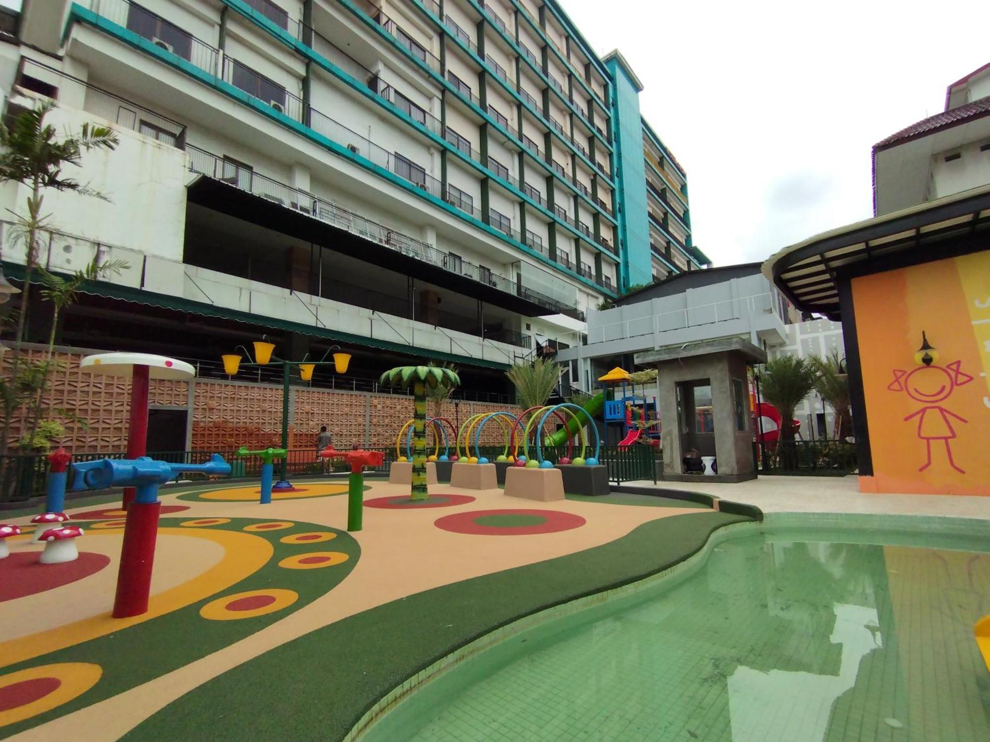 Hotel Gren Alia Jakarta Exterior foto