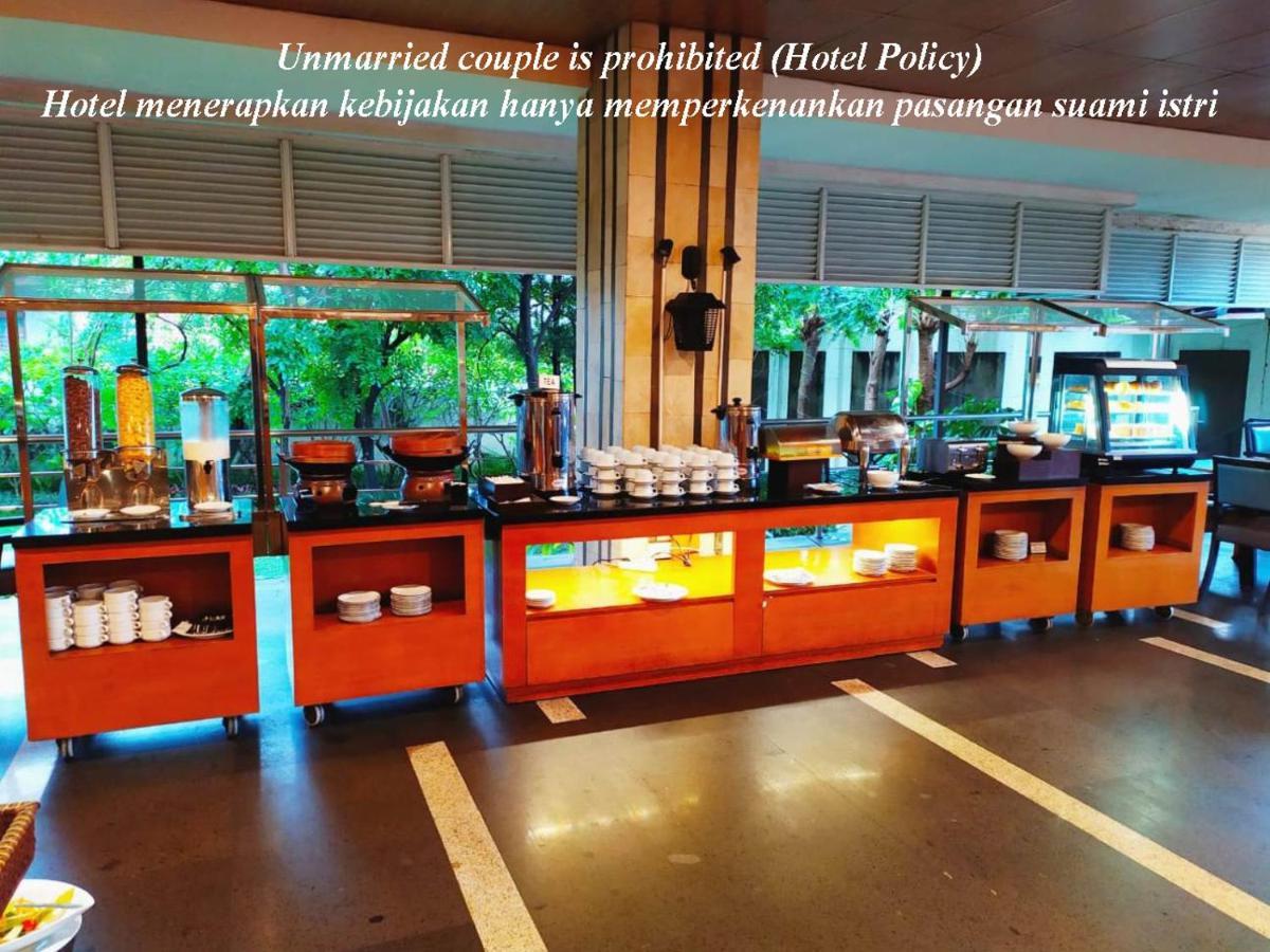 Hotel Gren Alia Jakarta Exterior foto